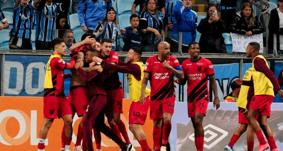 Comemoração do gol de Kaique Rocha, do Athletico Paranaense, marcado diante do Grêmio - Foto: Ricardo Rimoli/Uai foto/Estadão Conteúdo