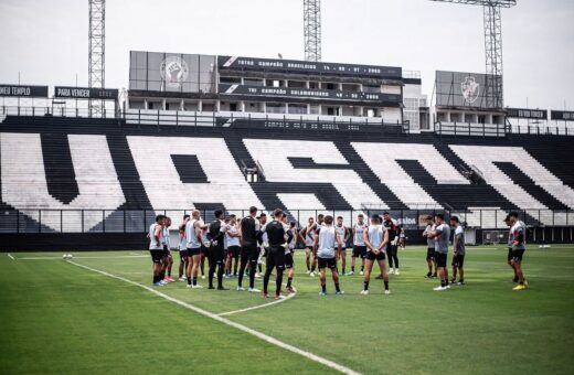 Enquanto aguarda o laudo policial, Vasco segue se em busca da permanência na Série A em 2024 - Foto: Leandro Amorim /Vasco da Gama