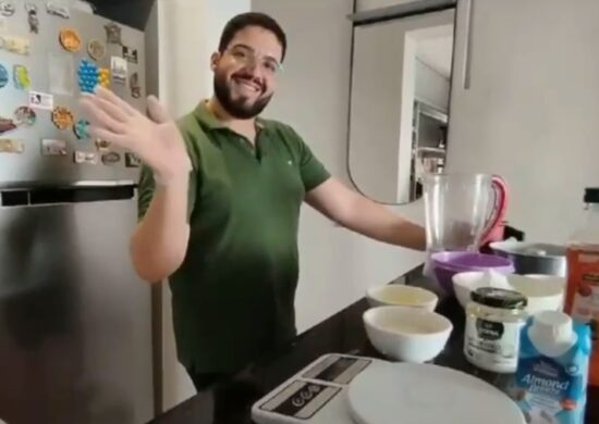 Vídeo: receita de bolo de laranja sem glúten para crianças