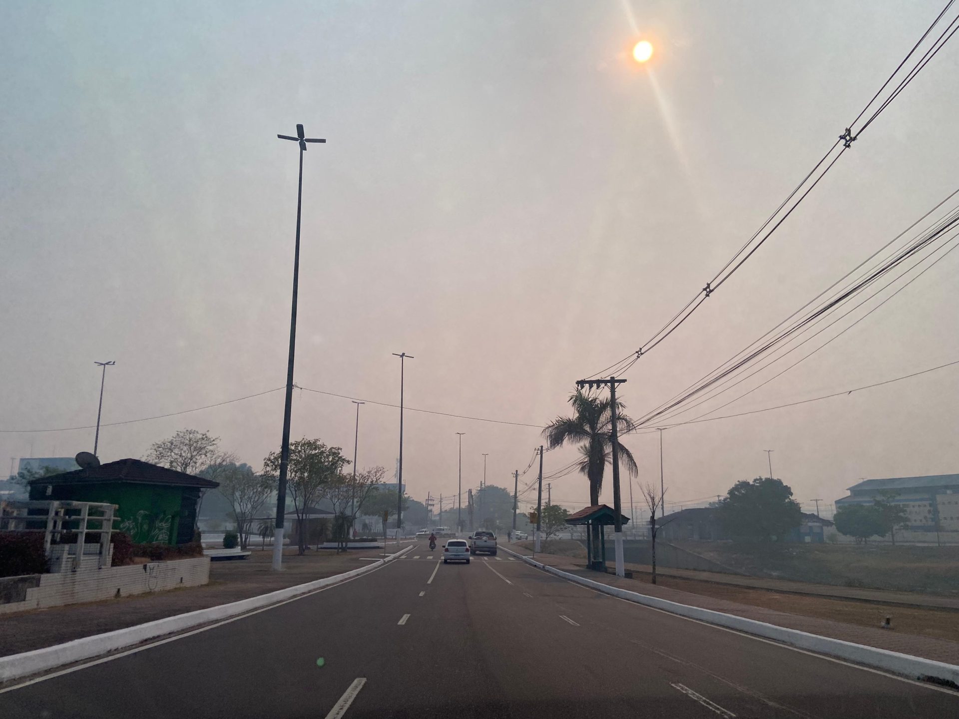Fumaça em Manaus muda paisagem e prejudica qualidade do ar - Foto: Francisco Santos/Portal Norte