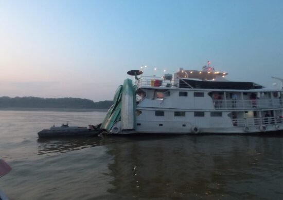 Turista estava no camarote da embarcação na hora do impacto - Foto: Reprodução/WhatsApp