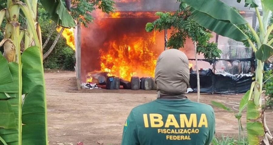 Operação destrói estrutura de apoio ao garimpo na Terra Yanomami, em RR