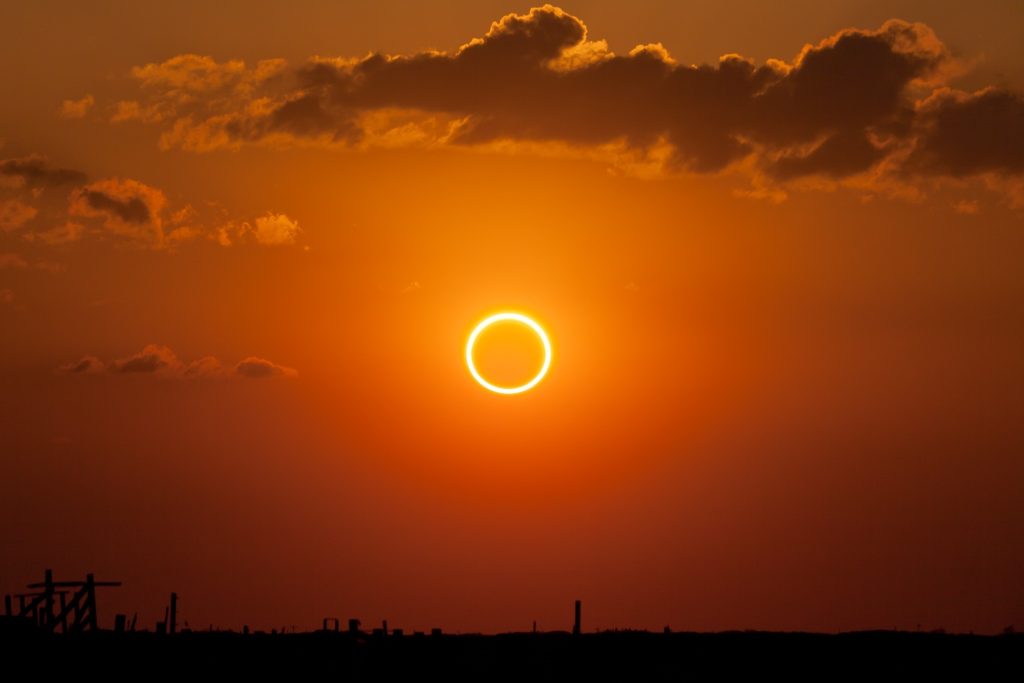Anel de fogo formado no eclipse solar anular de 20 de maio de 2012