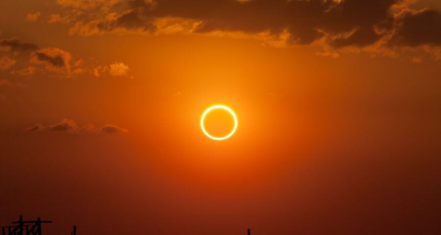 Anel de fogo formado no eclipse solar anular de 20 de maio de 2012