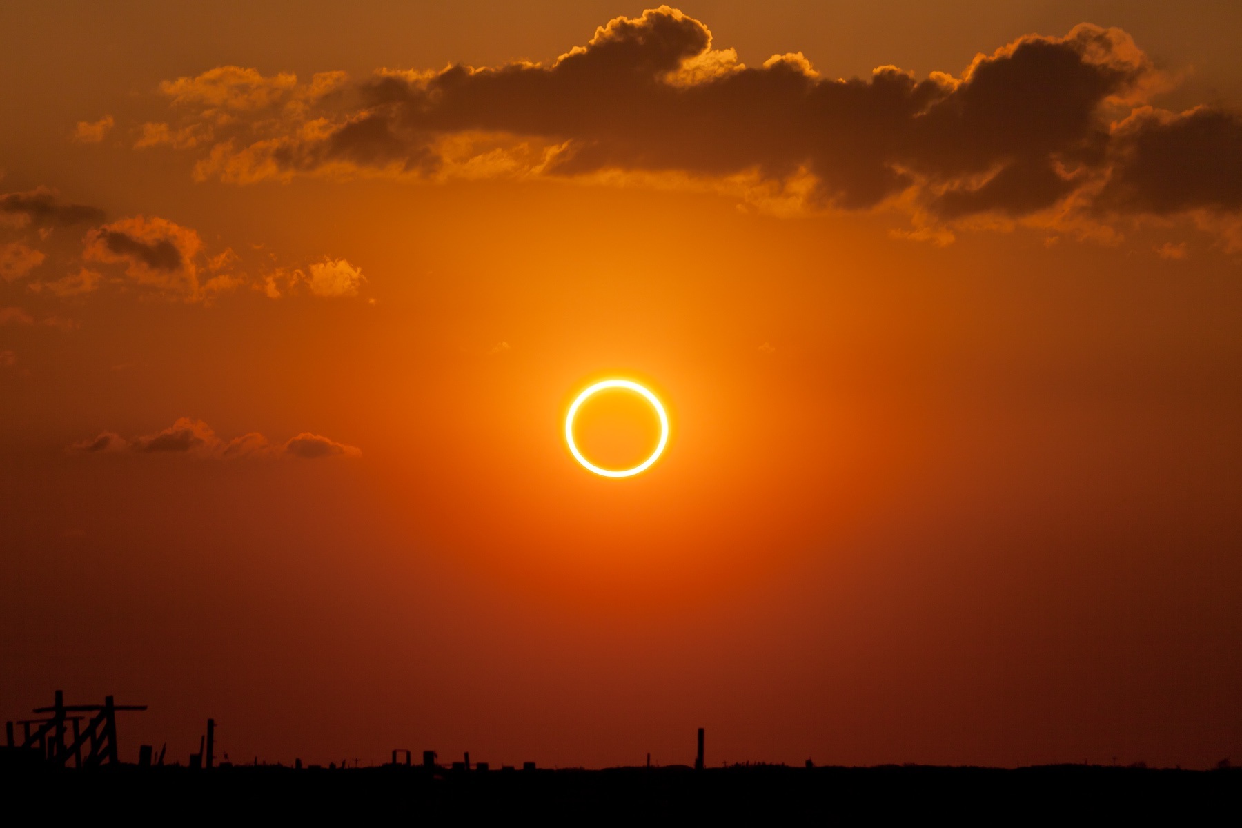 Anel de fogo formado no eclipse solar anular de 20 de maio de 2012