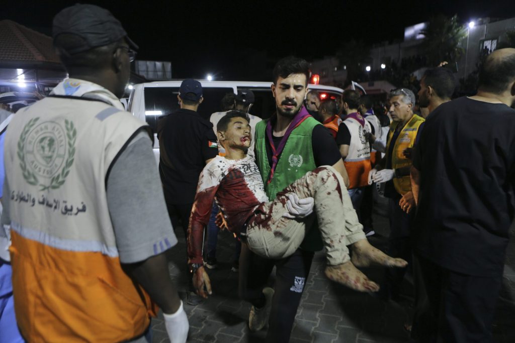 Ataque em hospital Al Shifa deixou mortos e feridos - Foto: Abed Khaled/Associated Press/Estadão Conteúdo