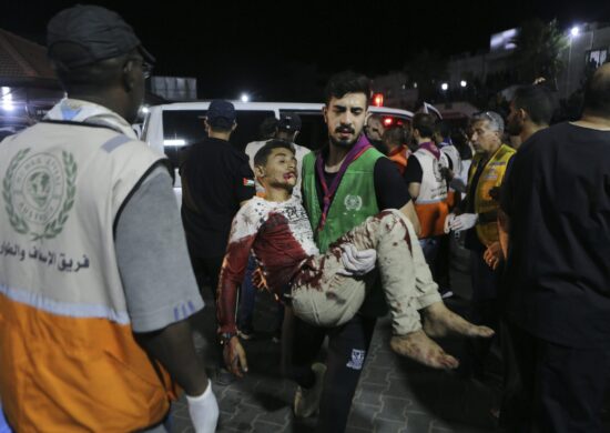 Ataque em hospital Al Shifa deixou mortos e feridos - Foto: Abed Khaled/Associated Press/Estadão Conteúdo