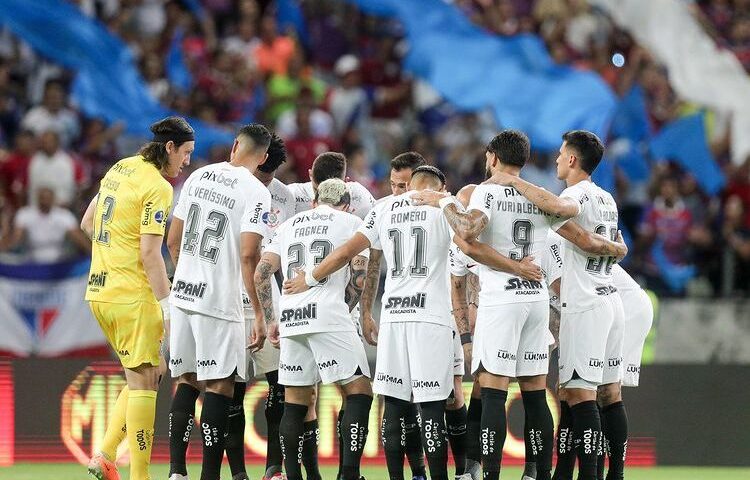 Cinco técnicos já passaram pelo Corinthians nesta temporada - Foto: Reprodução/ Instagram @corinthians