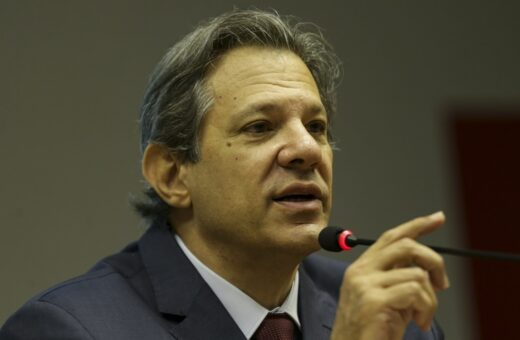 De acordo com Haddad o governo fará nova revisão na isenção do Imposto de Renda em 2024