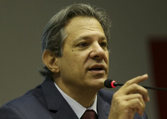 De acordo com Haddad o governo fará nova revisão na isenção do Imposto de Renda em 2024