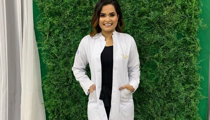 Corpo da fisioterapeuta foi encontrado enrolado em lençol - Foto: Instagram @lari_araujos