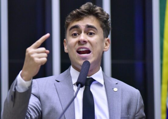 Deputado Nikolas Ferreira durante votação no Plenário da Câmara - Foto: Zeca Ribeiro / Câmara dos Deputados