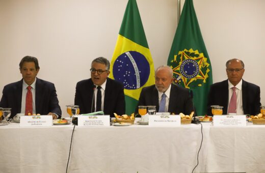 Presidente Luiz Inácio Lula da Silva coordena reunião do Conselho Político da Coalizão - Foto: Antonio Cruz/Agência Brasil