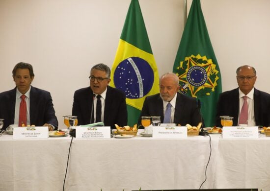 Presidente Luiz Inácio Lula da Silva coordena reunião do Conselho Político da Coalizão - Foto: Antonio Cruz/Agência Brasil