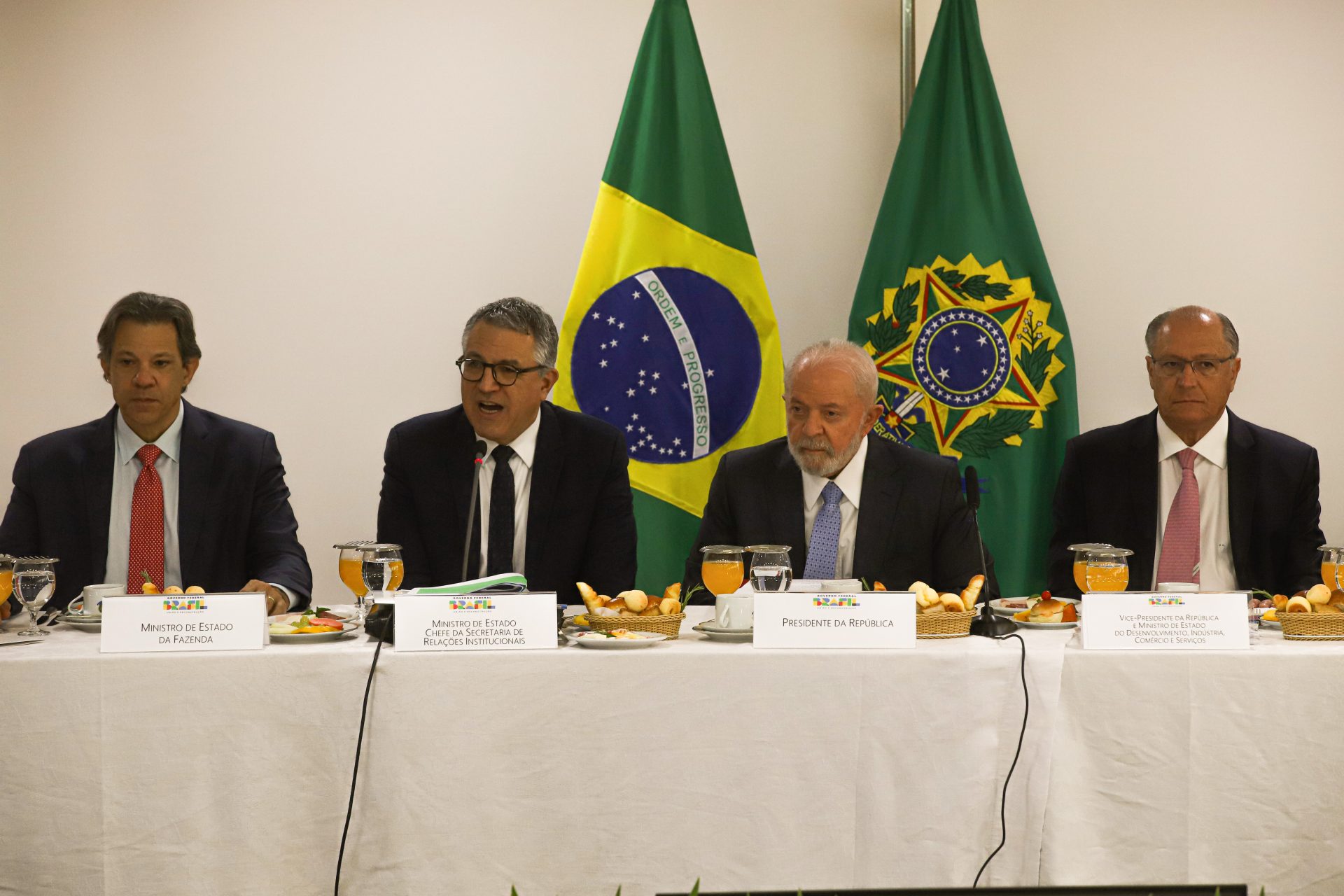 Presidente Luiz Inácio Lula da Silva coordena reunião do Conselho Político da Coalizão - Foto: Antonio Cruz/Agência Brasil