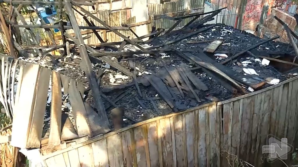 Incêndio destrói casa e proprietário morre na Zona Sul de Manaus - Foto: Reprodução/TV Norte Amazonas