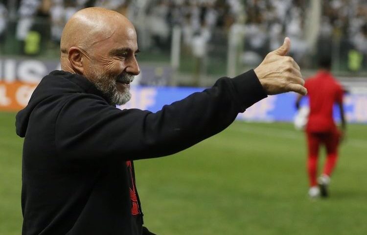 O técnico Sampaoli publicou uma nota de agradecimento em suas redes sociais - Foto: Reprodução/ Instagram @sampaolioficial