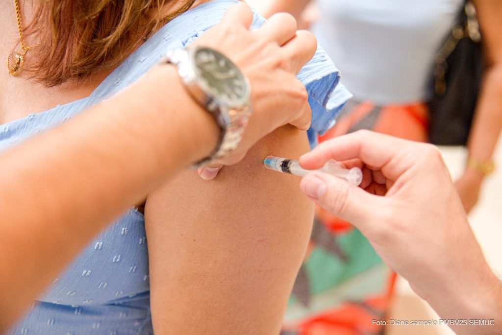 Vacinação ocorre em três pontos da capital - Foto: Semuc/PMBV