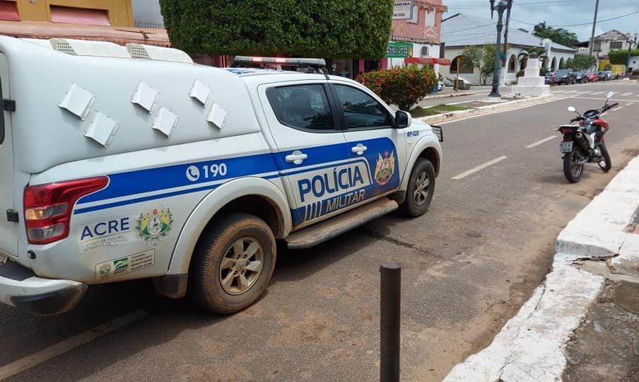 Suspeitos são baleados durante tentativa de roubo em Rio Branco