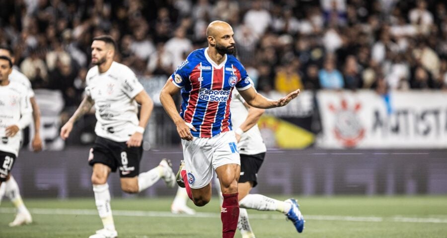 Thaciano, do Bahia, comemora seu gol na partida contra o Corinthians - Foto: Abner Dourado/AGIF - Agência de Fotografia/Estadão Conteúdo