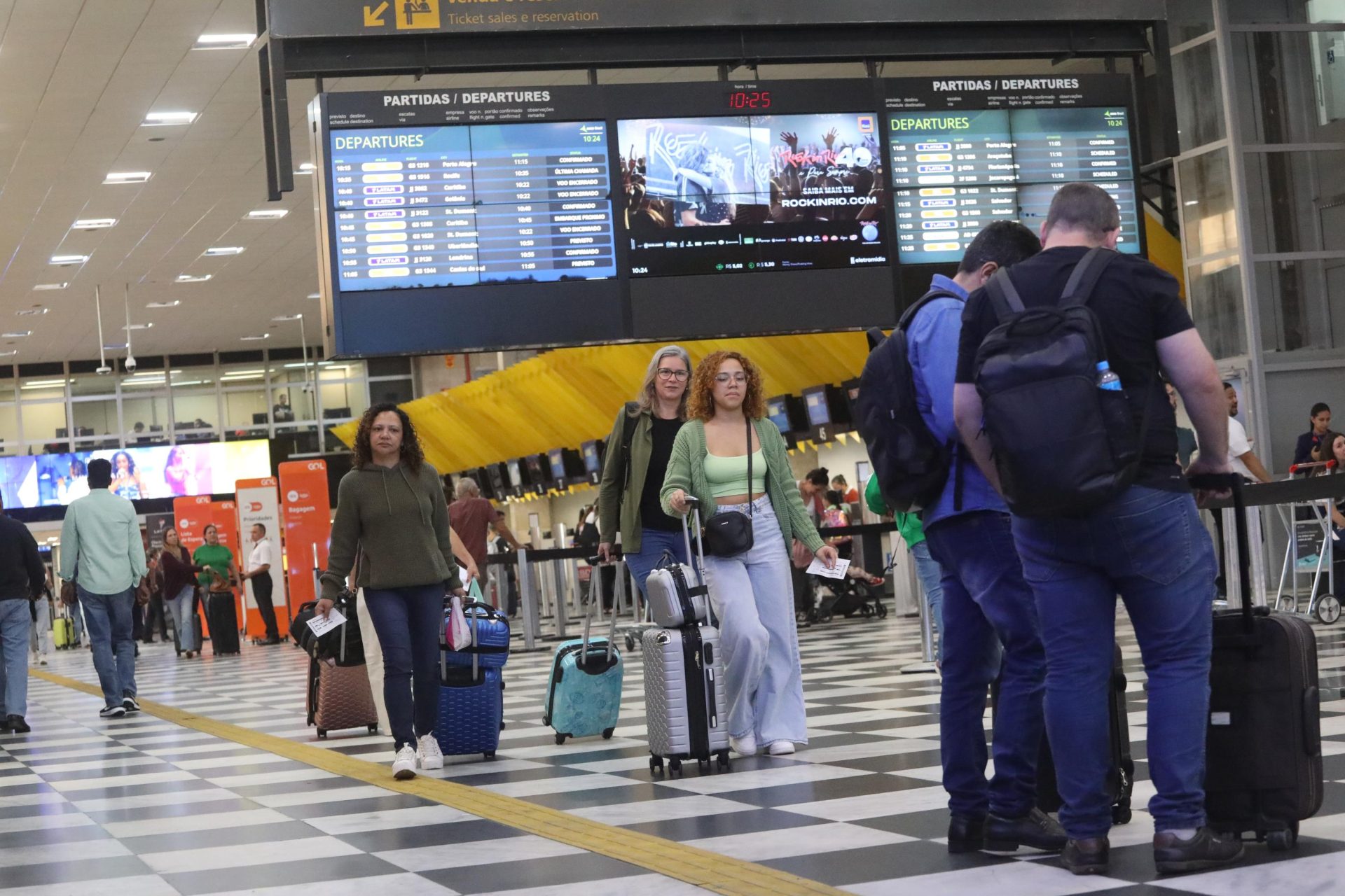 Aeroporto de Congonhas tem novos voos cancelados e atrasos em SP