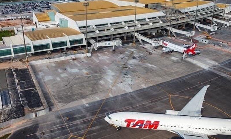 A neblina que encobriu a madrugada e manhã desta quarta-feira (8), cancelou oito voos no Aeroporto Internacional de Manaus - Foto:Reprodução/Instagram@vinciairports