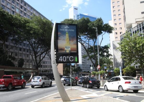 Aquecimento global Termômetro marca 40ºC na Avenida 9 de Julho, região central da capital - Foto: Rovena Rosa/Agência Brasil