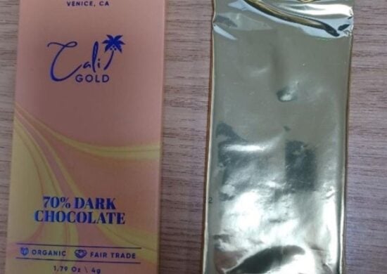 As barras de chocolate foram vendidas, no último sábado (25), em caixas com o nome "Cali-Gold"