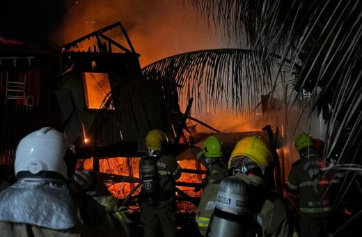 Incêndio mata pai e filho de 6 anos carbonizados no Acre