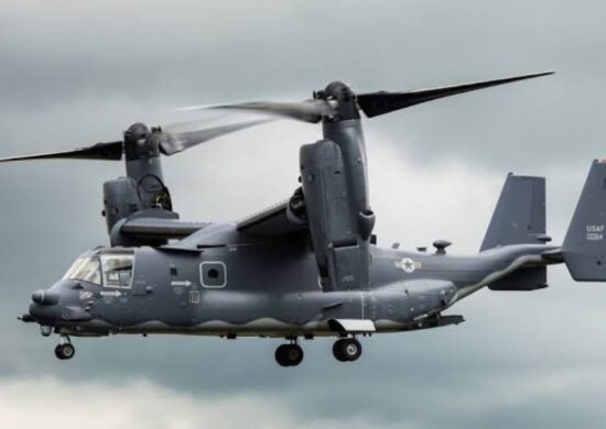 Aeronave Bell-Boeing V-22 Osprey cai no mar do japão - Foto: Reprodução/X @areamilitarofFoto: