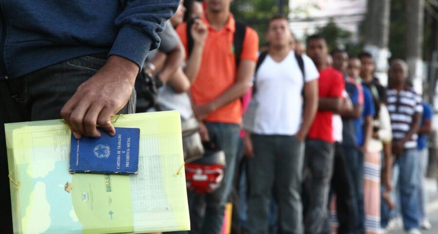 Brasil tem 1,8 milhão de pessoas desempregadas há 2 anos ou mais, mostra IBGE