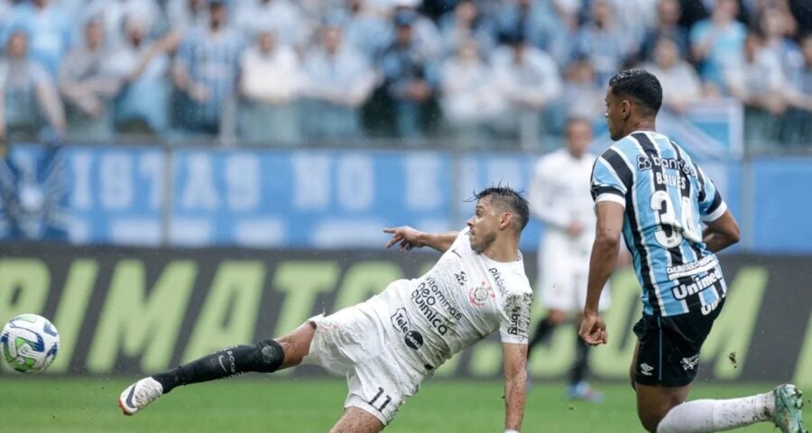 Brasileirão Corinthians vence fora e segura Grêmio na briga pelo título