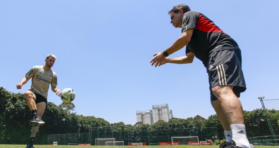 Calleri avança na recuperação após cirurgia no tornozelo e retornar aos treinos - Foto: Reprodução/ X @SaoPauloFC