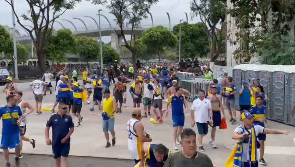 Libertadores: torcedores do Boca furam bloqueio no Maracanã - Foto: Bruno Villafranca/Portal Norte