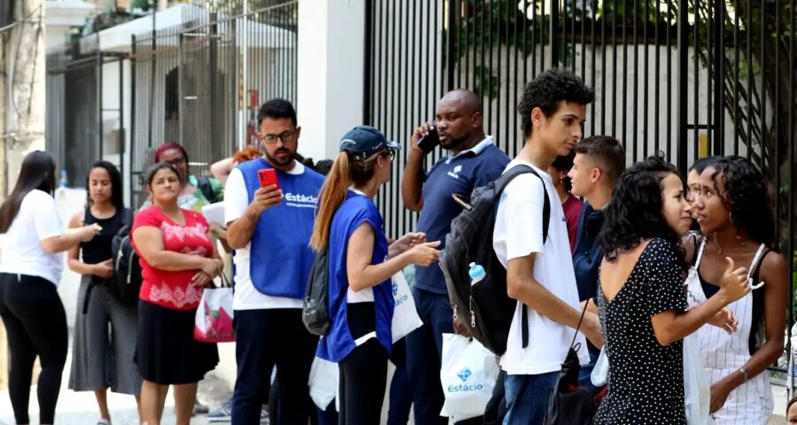 Enem PF identifica oito pessoas suspeitas de vazar questões do 1º dia