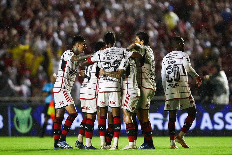 Na briga pelo título brasileiro, Flamengo garante vaga na 8ª