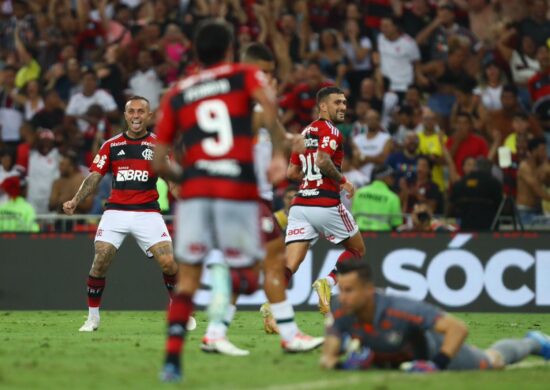 Arrascaeta comemora gol marcado contra o Fluminense - Foto: Reprodução/Gilvan de Souza / CRF