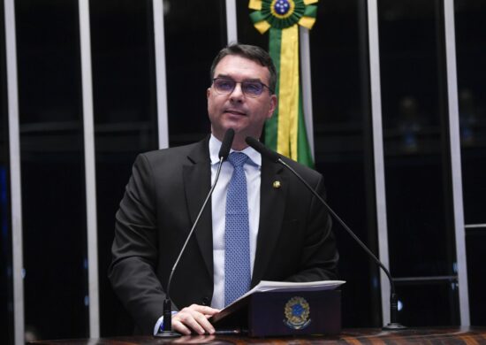 STF: À tribuna, em discurso, senador Flávio Bolsonaro (PL-RJ). Foto: Jefferson Rudy/Agência Senado