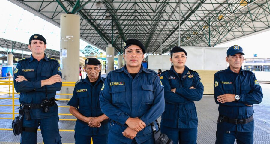 Guarda Municipal no terminal de ônibus em Manaus - Foto: Antonio Pereira / Semcom