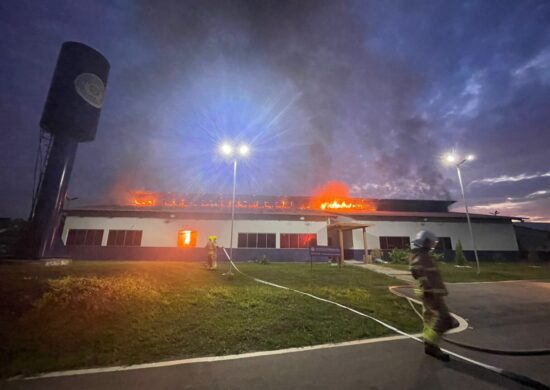 Incêndio destrói alojamento do Cieps na capital do Acre