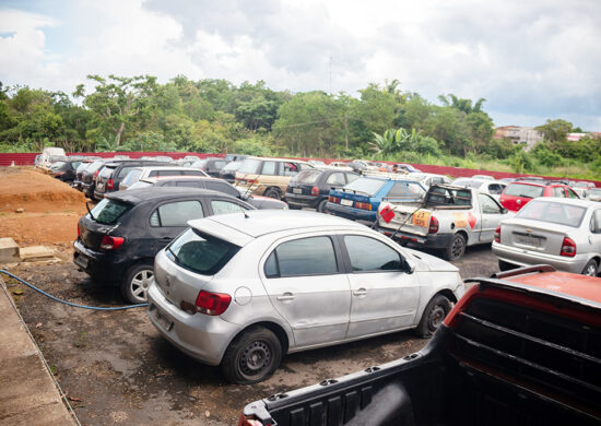 Veículos do leilão estão disponíveis para visitação no pátio da WR Leilões - Foto: Isaque Ramos / Detran-AM