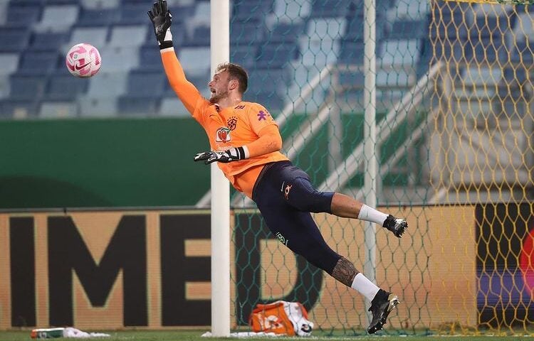 Lucas Perri treinou no campo da Granja Comary com o preparador Marcelo Carpes - Foto: Reprodução / Instagram @lucasperri