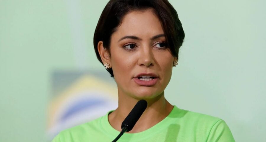 Michelle chama Lula de 'pai da mentira’ e fala em 'bandides' beneficiados