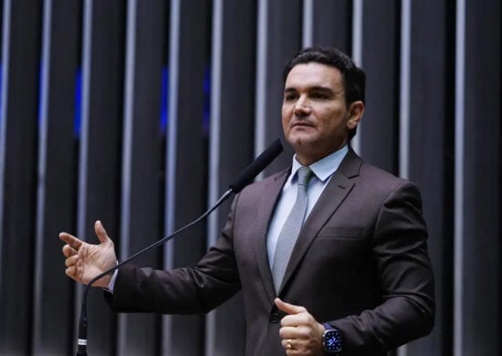 O ministro do Turismo, Celso Sabino (União-PA), pede exoneração para indicar emendas ao Orçamento 2024 -Foto: Pablo Valadares/Câmara dos Deputados