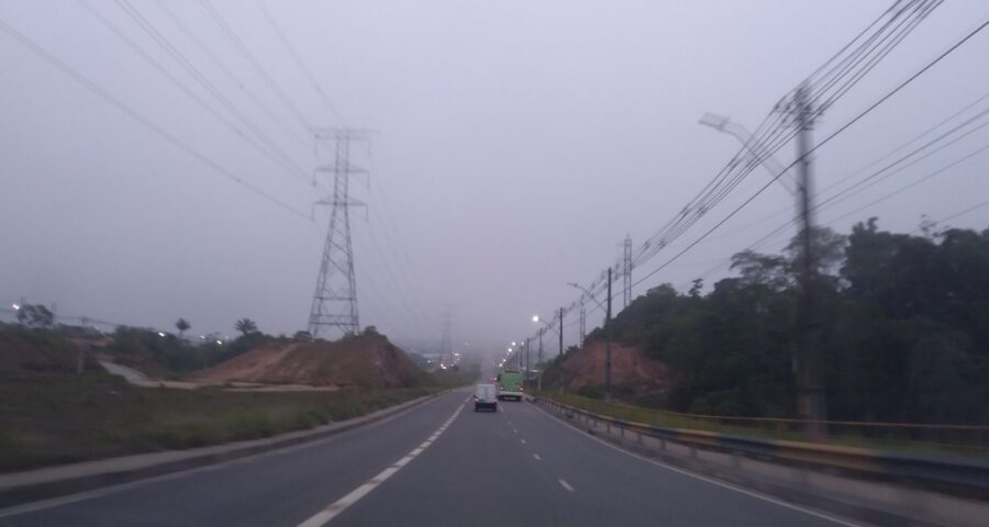 Previsão do tempo Neblina na Avenida das Torres em Manaus -Foto: Ana Kelly Franco