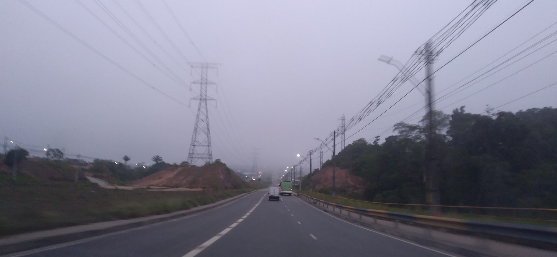 Previsão do tempo Neblina na Avenida das Torres em Manaus -Foto: Ana Kelly Franco