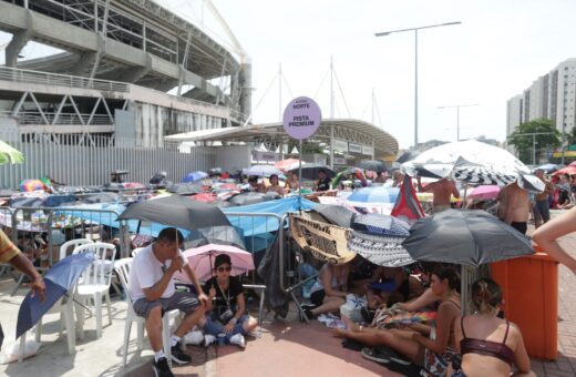 No 2º dia de show, fãs de Taylor Swift relatam condições da fila e ‘medo’