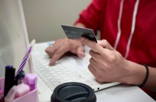 Compra online na Black Friday - Foto: Divulgação/PC-AM Lyandra Peres