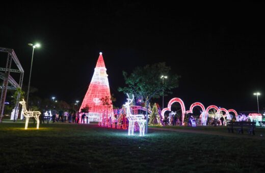 “Natal Cidade Encantada” ilumina Palmas e impulsiona turismo, cultura e economia na capital