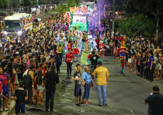 A receptividade da população com a Parada Natalina - Foto: Clóvis Miranda / Semcom